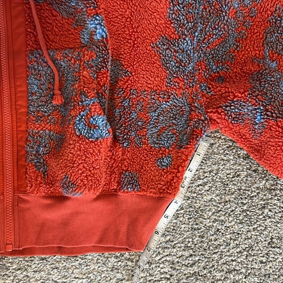 Women’s Urban Outfitters Zip Up Fleece Hooded Sweatshirt. - Picture 7 of 10